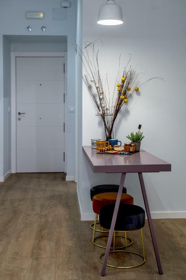 Apartamentos Turisticos Moret11-1A กาเซเรส ภายนอก รูปภาพ